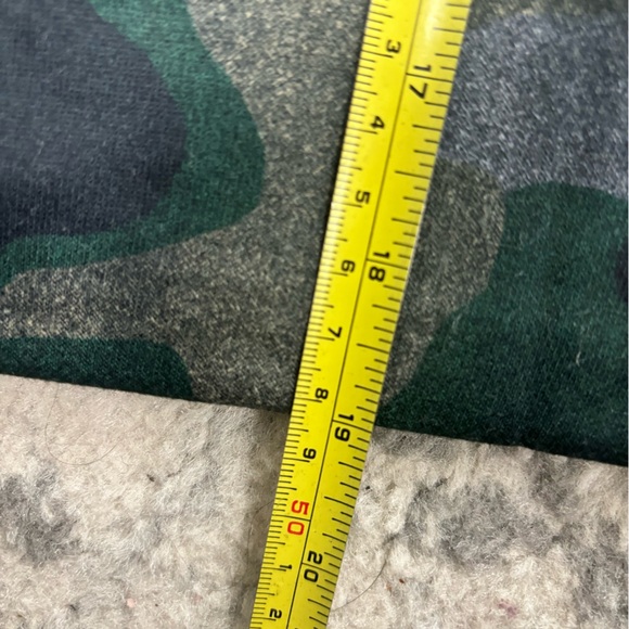 Nike Dri Fit Camouflage Cropped Crewneck Sweatshirt Women's Medium Green - Picture 2 of 6